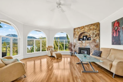 Breakfast Nook Photo of 6453 N Gale Avenue, Sechelt, BC