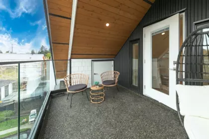 Hot Tub / Spa Photo of 2 3708 W 18th Avenue, Vancouver, BC