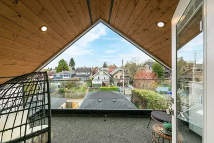 Swimming Pool Photo of 2 3708 W 18th Avenue, Vancouver, BC