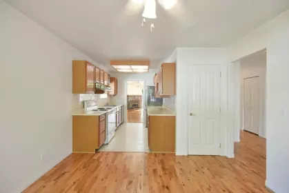 Dining Area Photo of 15 820 Kiwanis Way, Gibsons, BC