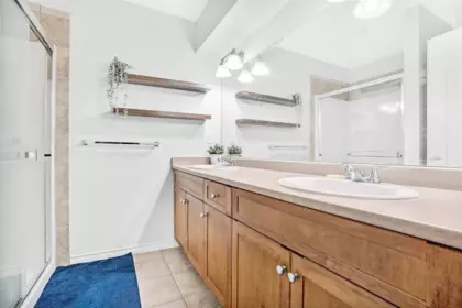 Primary Bathroom Photo of 5 6588 188 Street, Surrey, BC