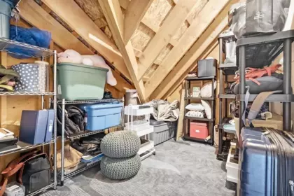 Walk-In Closet Photo of 5 6588 188 Street, Surrey, BC