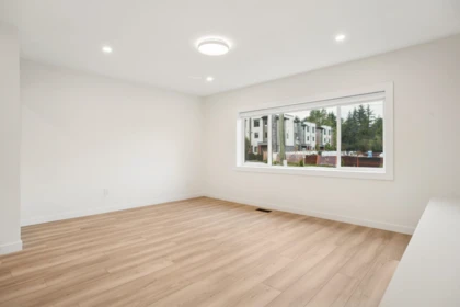 Kitchen Photo of 15962 North Bluff Road, White Rock, BC