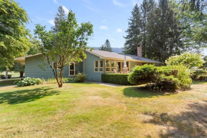3853 Hot Springs Road, Agassiz, BC, Agassiz — Single Family Residence for sale