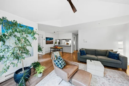 Dining Area Photo of 304 865 W 15th Avenue, Vancouver, BC