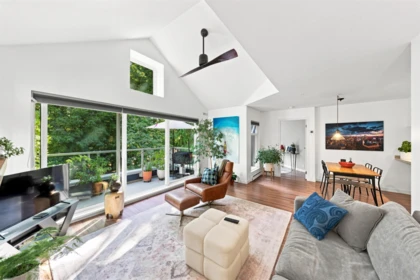 Living Room Photo of 304 865 W 15th Avenue, Vancouver, BC