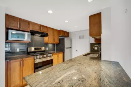 Kitchen Island Photo of 305 1212 Main Street, Squamish, BC