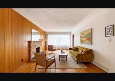 Living Room Photo of 817 W 64th Avenue, Vancouver, BC