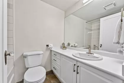 Mudroom Photo of 2 221 Ash Street, New Westminster, BC