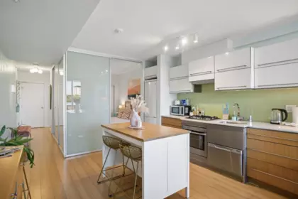 Kitchen Island Photo of 709 718 Main Street, Vancouver, BC