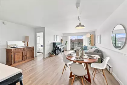 Breakfast Nook Photo of 207 236 W 2nd Street, North Vancouver, BC