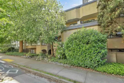 Laundry Room Photo of 208 1106 Pacific St Street, Vancouver, BC