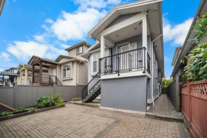 Garden / Landscaping Photo of 216 Hume Street, New Westminster, BC