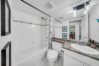 Entry Foyer Photo of 202 9650 148 Street, Surrey, BC