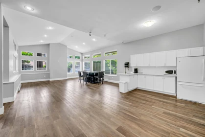 Garden / Landscaping Photo of 202 9650 148 Street, Surrey, BC