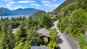 300 Ocean Crest Drive, West Vancouver, BC