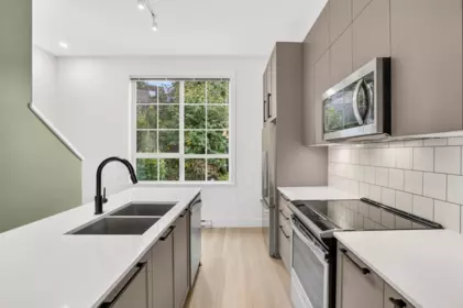 Kitchen Photo of 6 19696 Hammond Road, Pitt Meadows, BC