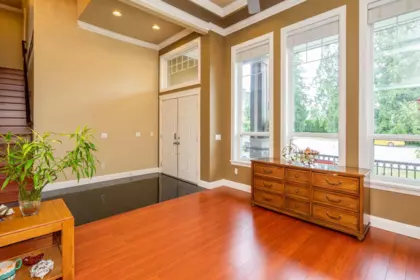 Kitchen Photo of 16492 104a Avenue, Surrey, BC