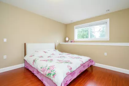 Laundry Room Photo of 16492 104a Avenue, Surrey, BC
