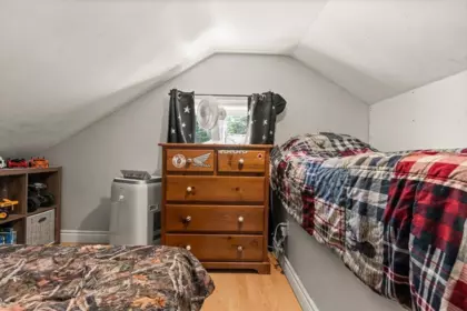 Walk-In Closet Photo of 325 Hudson Bay Street, Hope, BC
