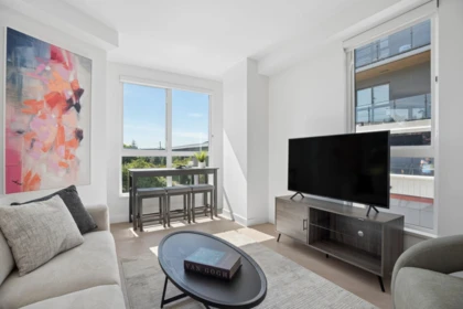 204 333 St. Davids Avenue, North Vancouver, BC, North Vancouver — Apartment/Condo for sale