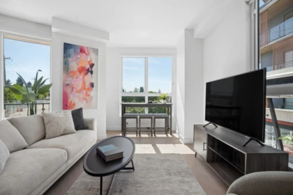 204 333 St. Davids Avenue, North Vancouver, BC, North Vancouver — Apartment/Condo for sale