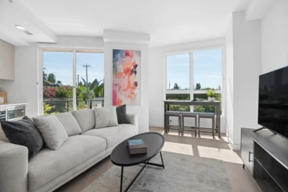 204 333 St. Davids Avenue, North Vancouver, BC, North Vancouver — Apartment/Condo for sale