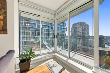 Family Room Photo of 1004 1455 Howe Street, Vancouver, BC