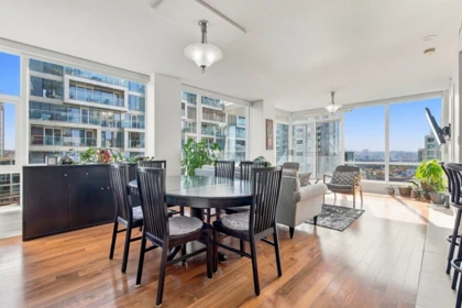 Kitchen Island Photo of 1004 1455 Howe Street, Vancouver, BC