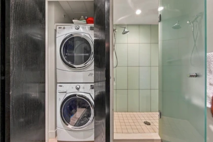 Laundry Room Photo of 1004 1455 Howe Street, Vancouver, BC