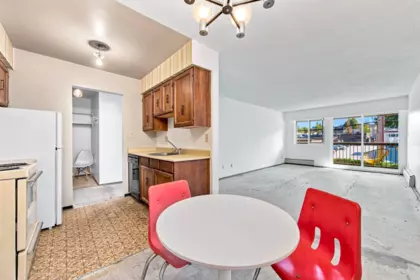 Dining Area Photo of 205 1825 W 8th Avenue, Vancouver, BC