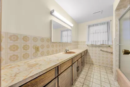 Laundry Room Photo of 4195 Nanaimo Street, Vancouver, BC