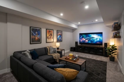 Basement Recreation Room Photo of 19562 72a Avenue, Surrey, BC