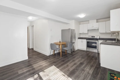 Laundry Room Photo of 19562 72a Avenue, Surrey, BC