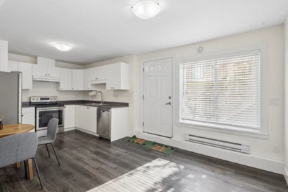 Mudroom Photo of 19562 72a Avenue, Surrey, BC