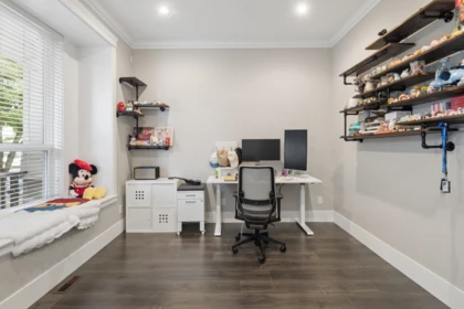 Walk-In Closet Photo of 19562 72a Avenue, Surrey, BC