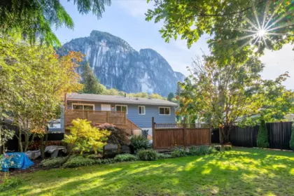 37963 Magnolia Crescent, Squamish, BC, Squamish — Single Family Residence for sale