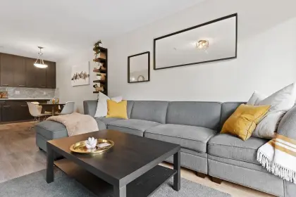 106 1033 St. Georges Avenue, North Vancouver, BC, North vancouver — Apartment/Condo for sale