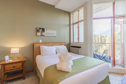 318 4369 Main Street, Whistler, BC, Whistler — Apartment/Condo for sale