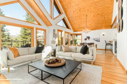2761 Coyote Place, Whistler, BC, Whistler — Single Family Residence for sale