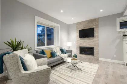 5082 Norfolk Street, Burnaby, BC, Burnaby — Half Duplex for sale