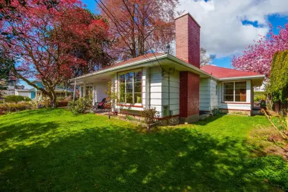 301 Third Street, New Westminster, BC, New westminster — Single Family Residence for sale