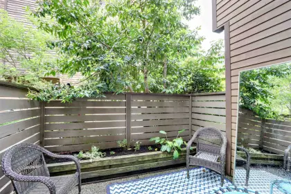 3301 Mountain Highway, North Vancouver, BC, North vancouver — Townhouse for sale
