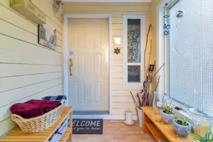 2587 Latimer Avenue, Coquitlam, BC, Coquitlam — Half Duplex for sale