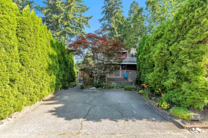2587 Latimer Avenue, Coquitlam, BC, Coquitlam — Half Duplex for sale