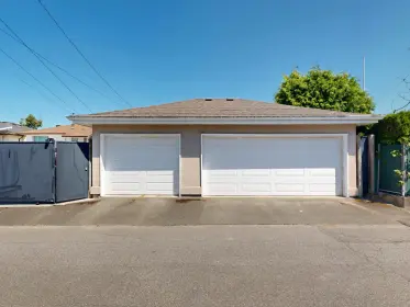 2710 E 49th Avenue, Vancouver, BC, Vancouver — Single Family Residence for sale