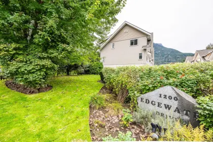 36 1200 Edgewater Drive, Squamish, BC, Squamish — Townhouse for sale
