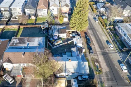 7323 10 Avenue, Burnaby, BC, Burnaby — Single Family Residence for sale