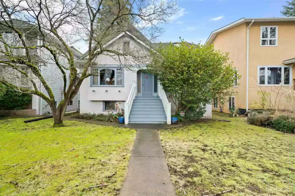 Exterior Front Photo of 2838 W 38th Avenue, Vancouver, BC