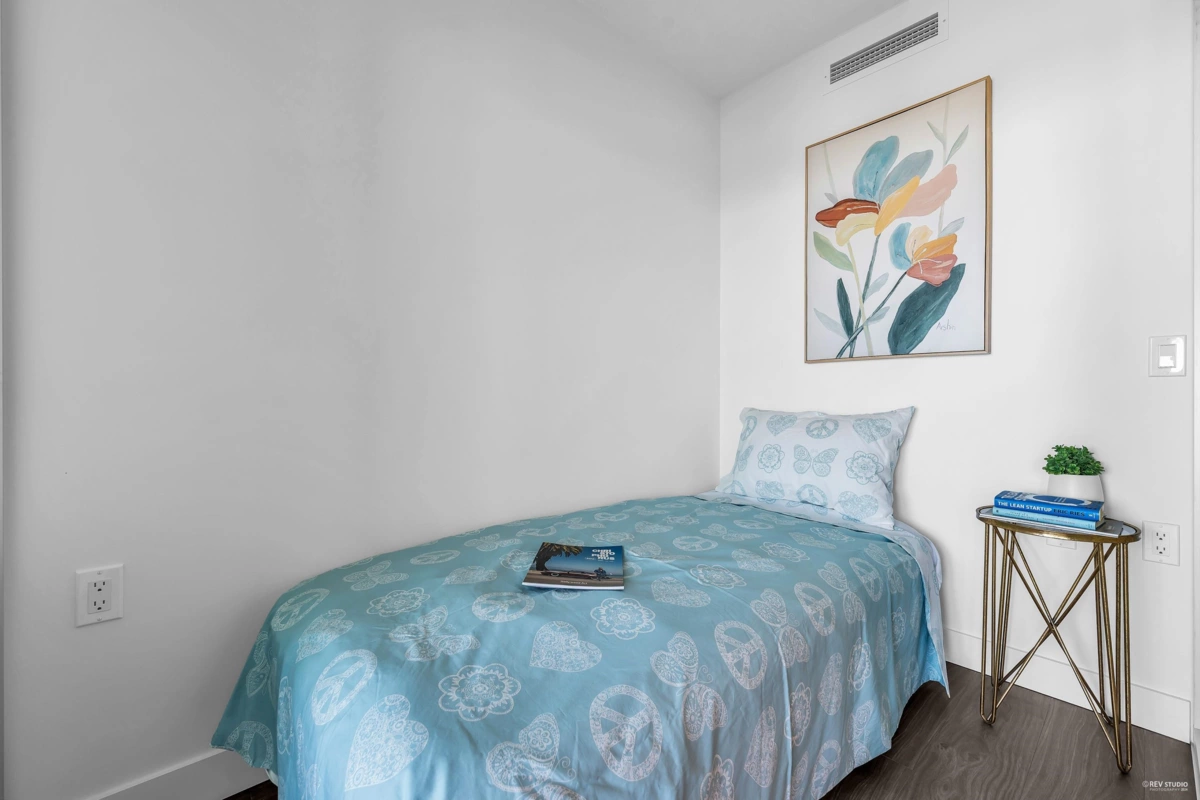 Bedroom 2 Photo of 522 6328 No. 3 Road, Richmond, BC